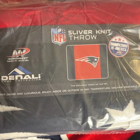 Denali 60x50 Patriots Microplush Throw - Picture 7 of 9